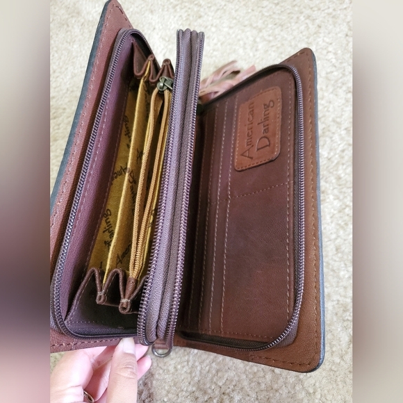 Dodi Jo's Handmade Leather Wristlet/Crossbody Sunflower Wallet - Picture 11 of 15